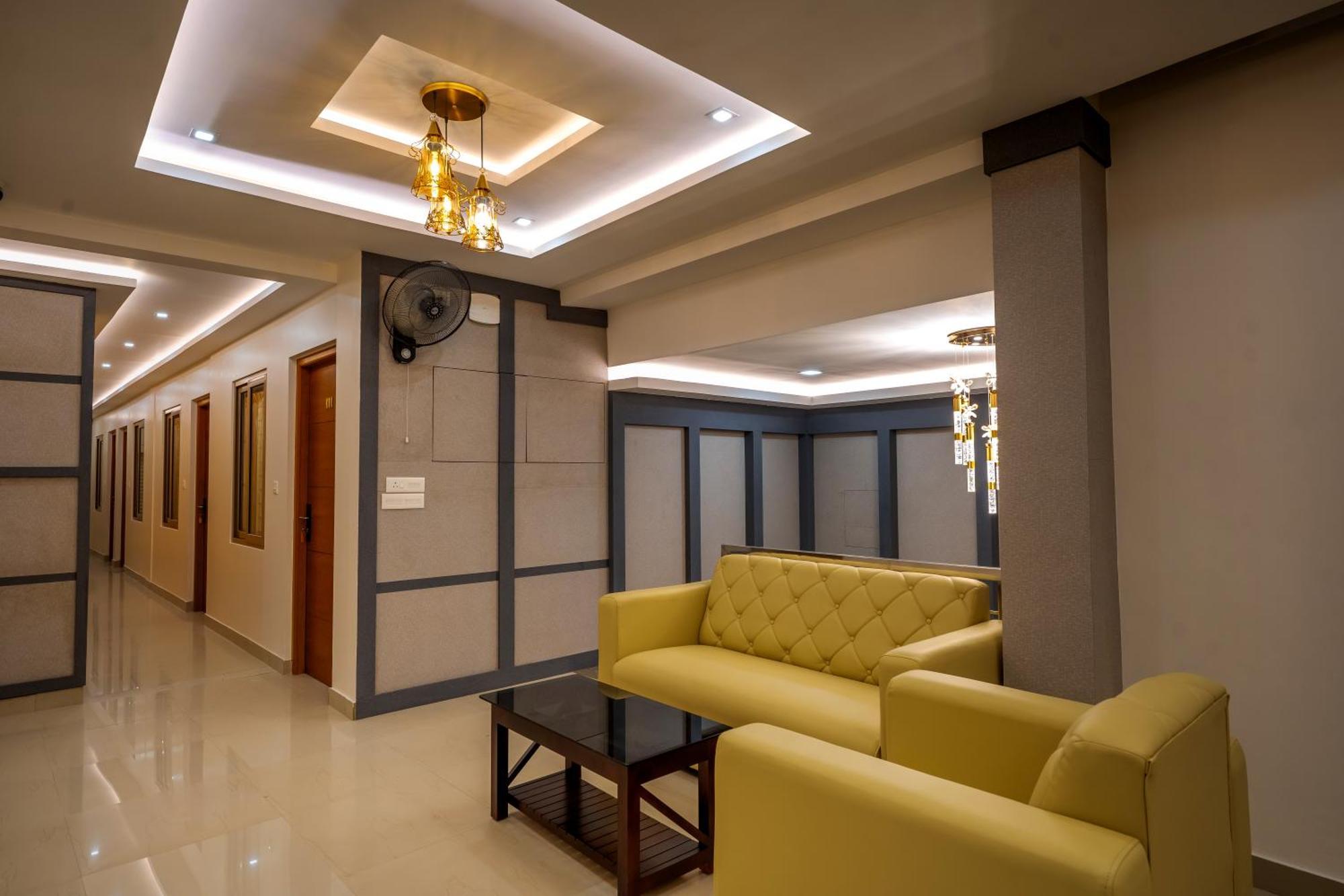Metro Residency Hotel Tirur Exterior photo